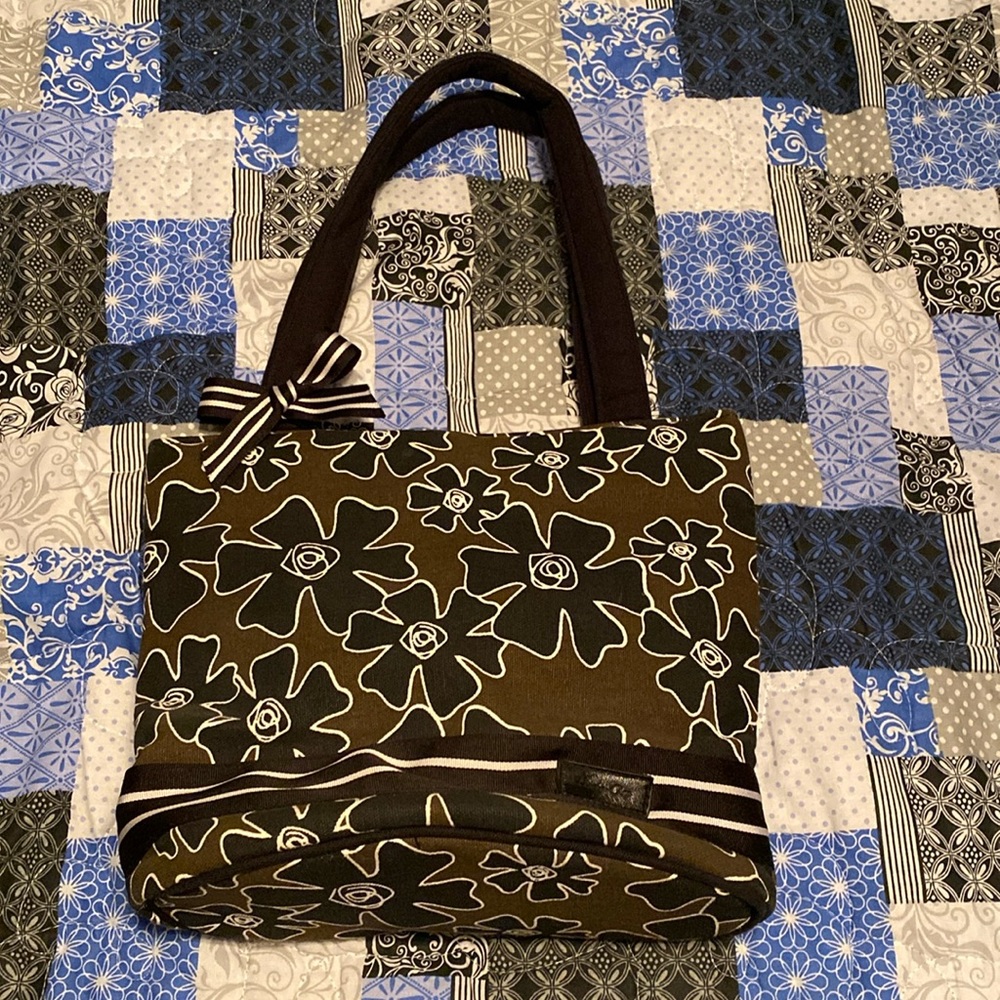 Thirty-One purse